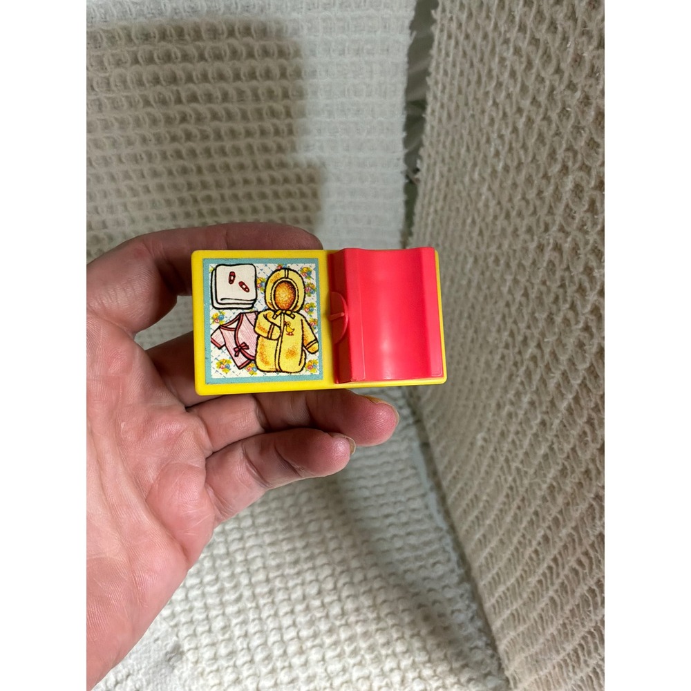 Vintage Unisex Fisher Price‎ Little People Changing Table OS Yellow Red